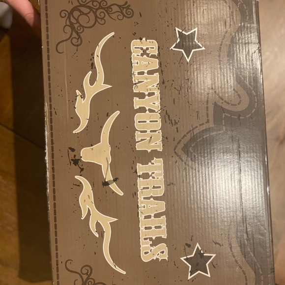 Canyon Trails Women's Classic Pointed Toe Embroidered Western Rodeo Cowboy Boots - Picture 7 of 8